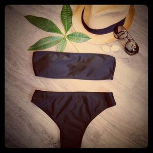 Black bikini